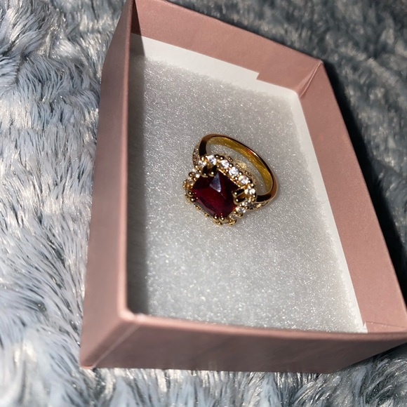 Vanessa Mooney: The Zena Ring - Picture 6 of 9